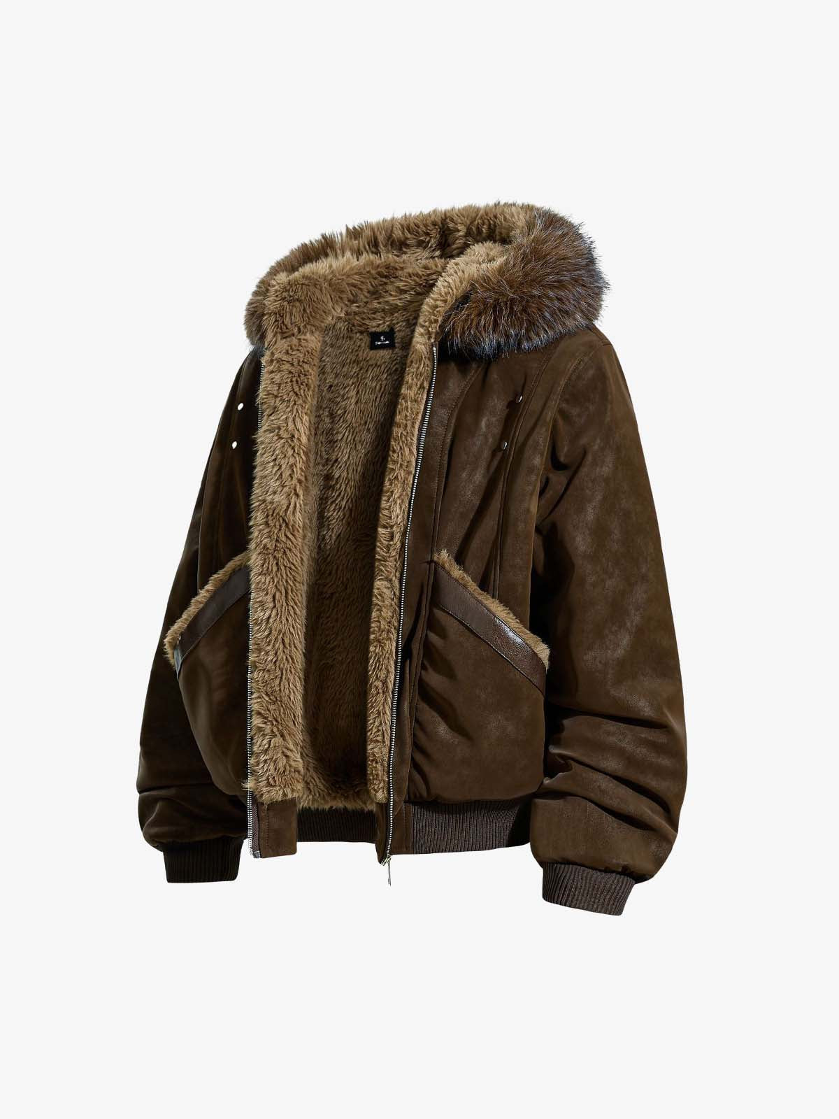 Edgy Spike-Embellished Sunglasses for Bold Fashion Statements 