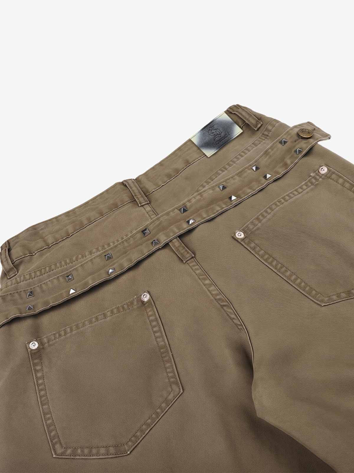 Studded Belt Curved-Leg Jeans