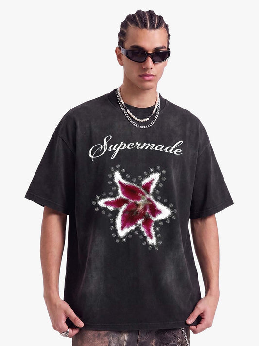T-shirt à imprimé floral et étoiles délavé