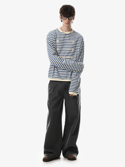 Gestreiftes Langarmshirt mit Froschknopfverschluss