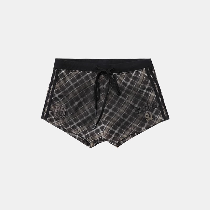 Sportliche Shorts mit Y2K-Grafikstreifen