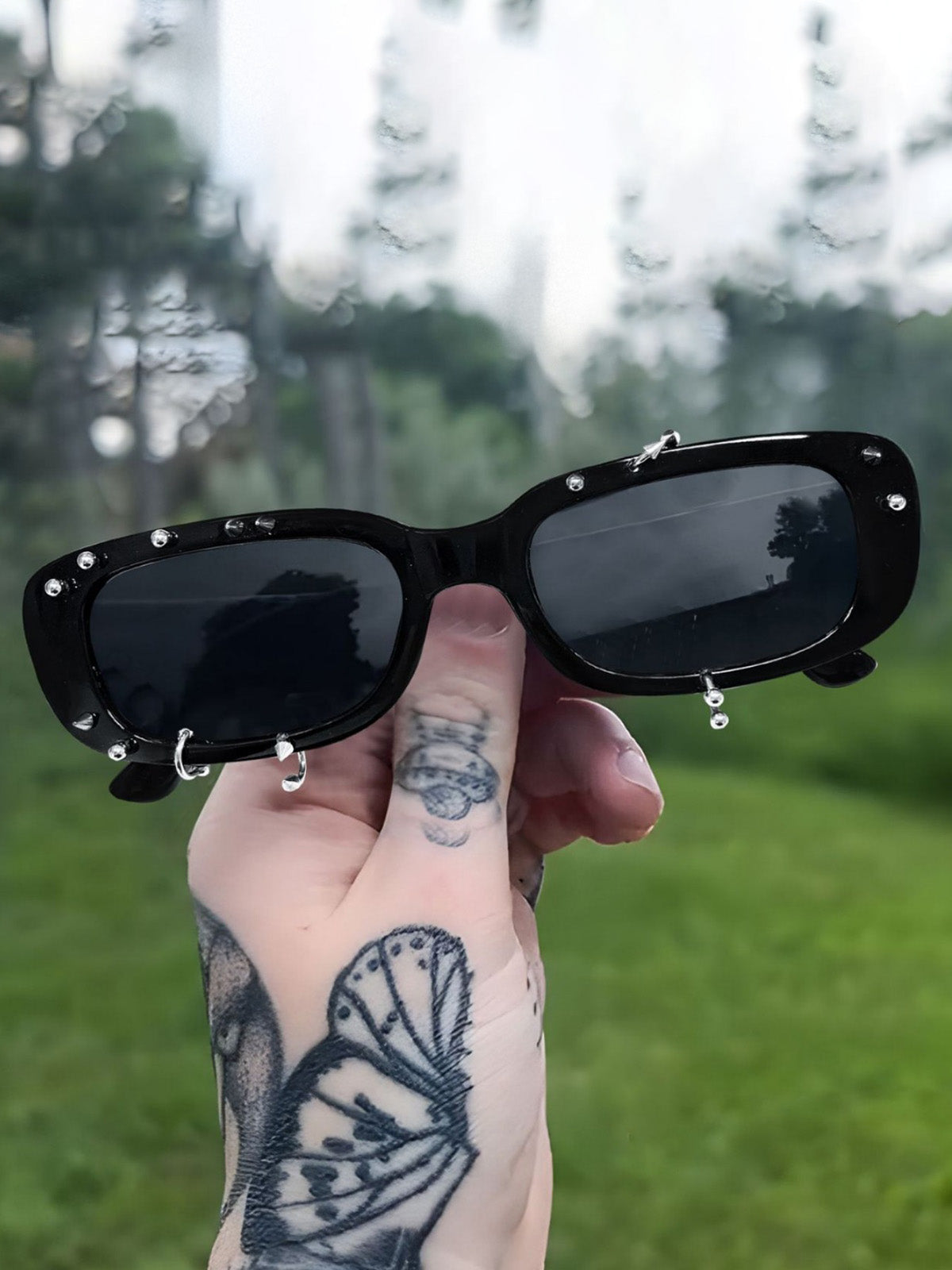 Stylish White Square Sunglasses with Studs for Summer Fashion 