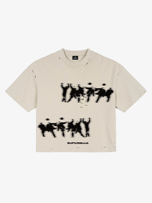 Short-sleeved Distressed T-shirt With A Football Kicking Scene And Blur Pattern Design 