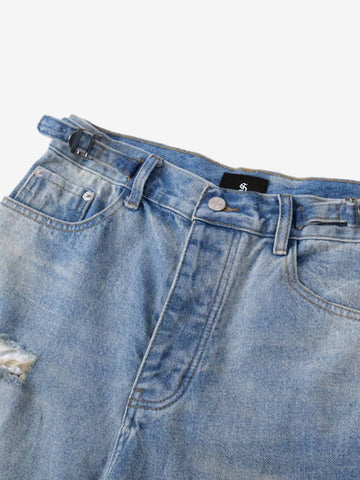 Retro-Jeans mit Rissen und weitem Bein