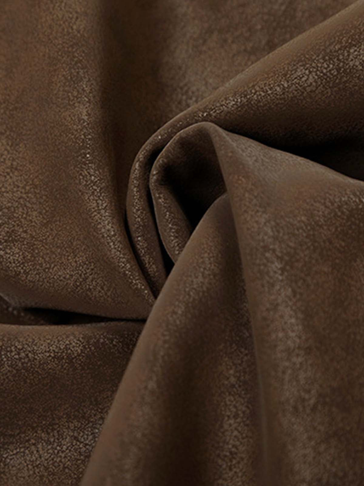 Stylish Sleeveless Vest with Leopard Trim for Men and Women - Perfect for Casual and Trendy Looks 