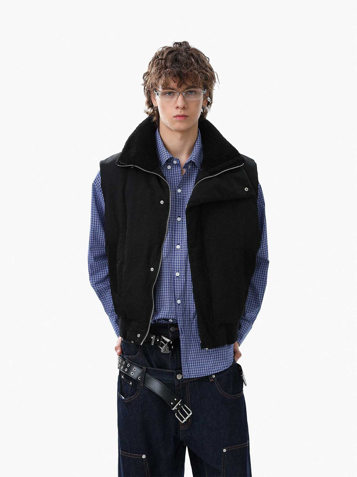 Warmth-Enhancing Faux Fur Collar Vest for Winter Outdoors 