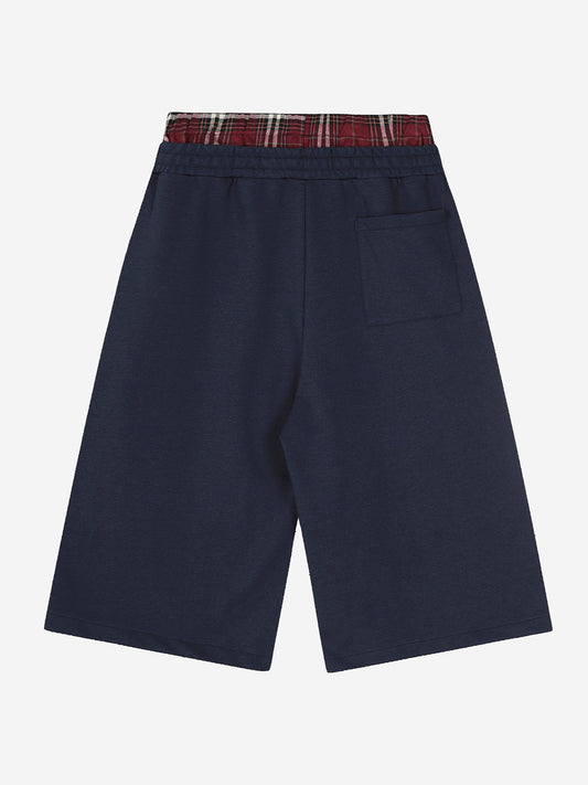 Sportliche Shorts mit besticktem Buchstaben-Karo-Patchwork