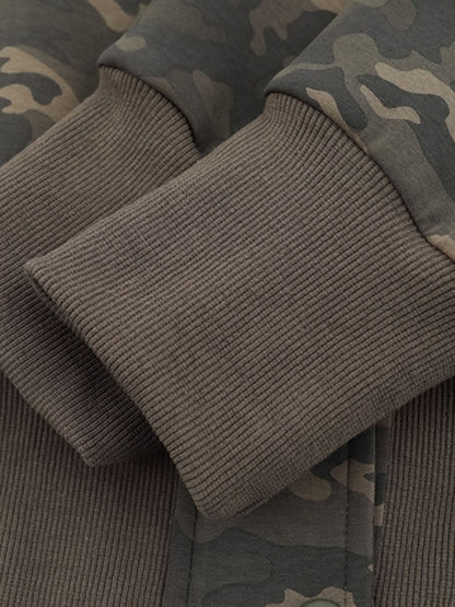 Camouflage Hooded Jacket with Faux Fur Trim - Perfect for Winter Outdoors 