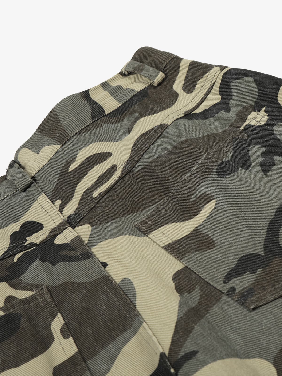 Camouflage Cargo Pants with Star Accents - Perfect for Casual and Outdoor Adventures 