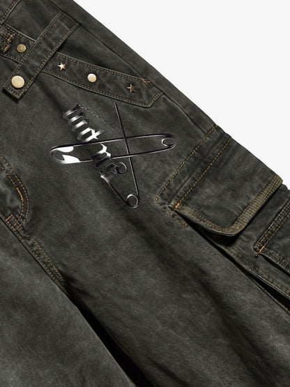 Retro punk style multi-pocket wide-leg cargo pants with rivet pleats and logo print design. 