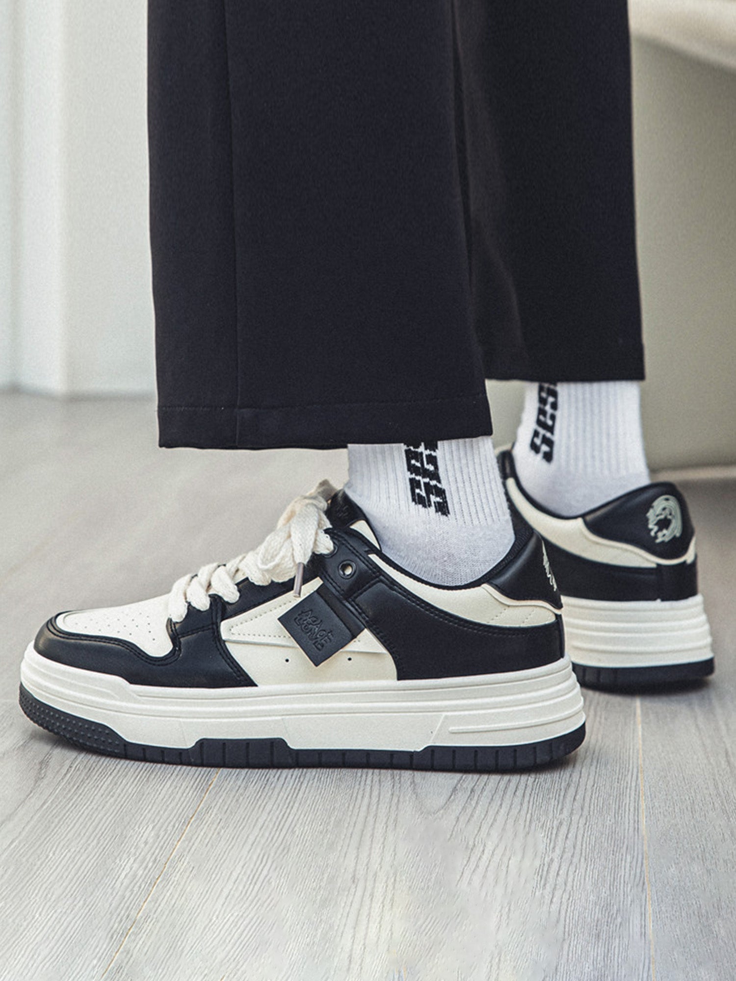 Contrast Logo Color Thick Sole Couple Retro Casual Street Sneakers