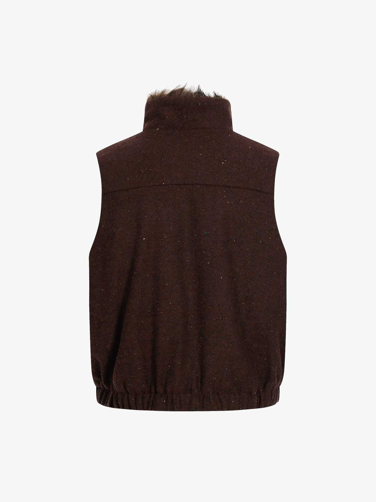 Warmth-Enhancing Faux Fur Collar Vest for Winter Outdoors 