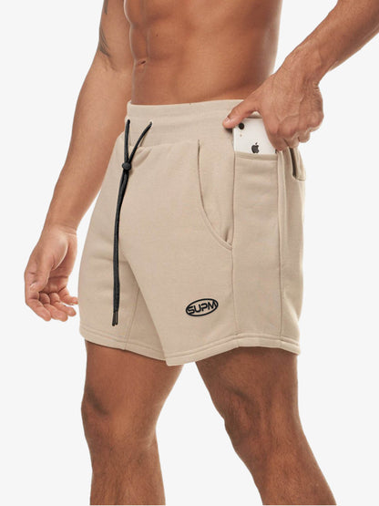 Pantalones cortos minimalistas con logo pequeño