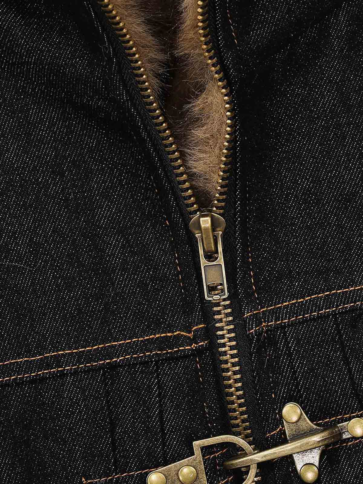 Edgy Spike-Embellished Sunglasses for Bold Fashion Statements 