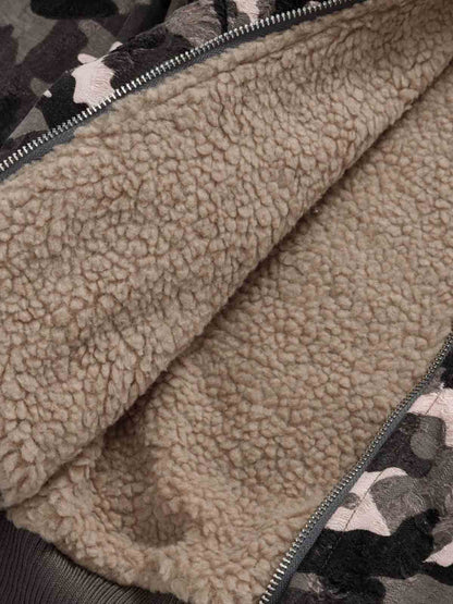 Camouflage Pattern Hoodie for Casual and Outdoor Use 