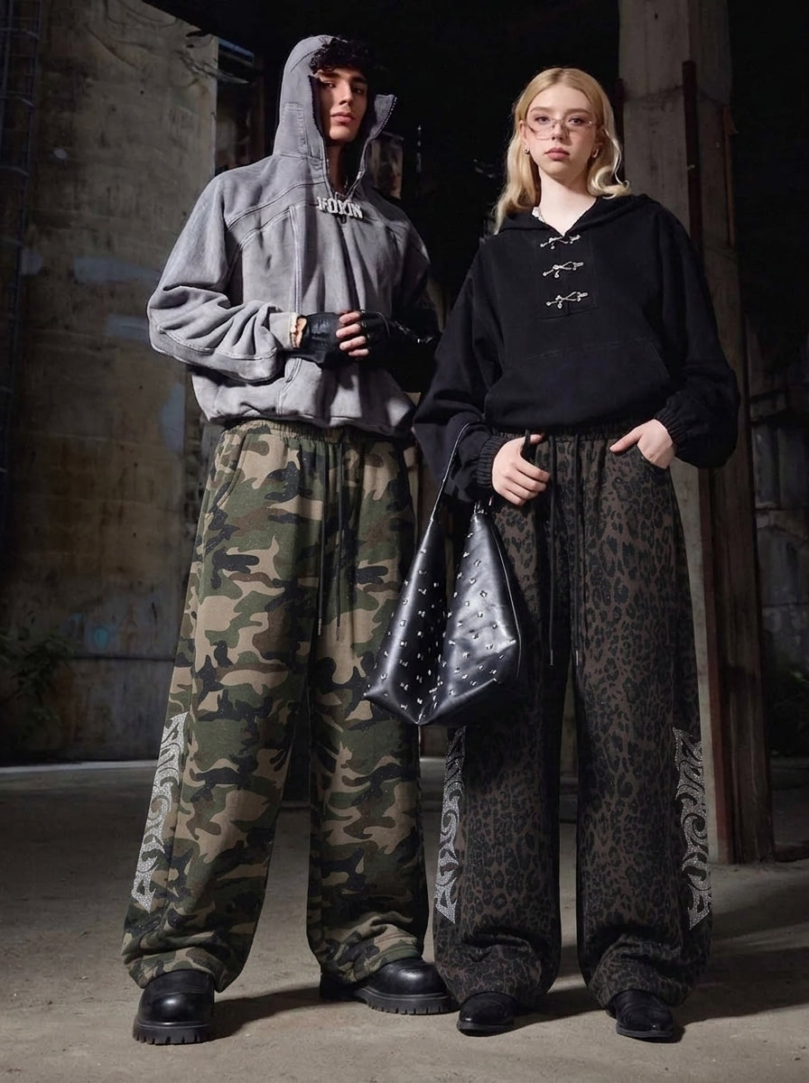 Pantalones holgados de camuflaje con estampado de leopardo