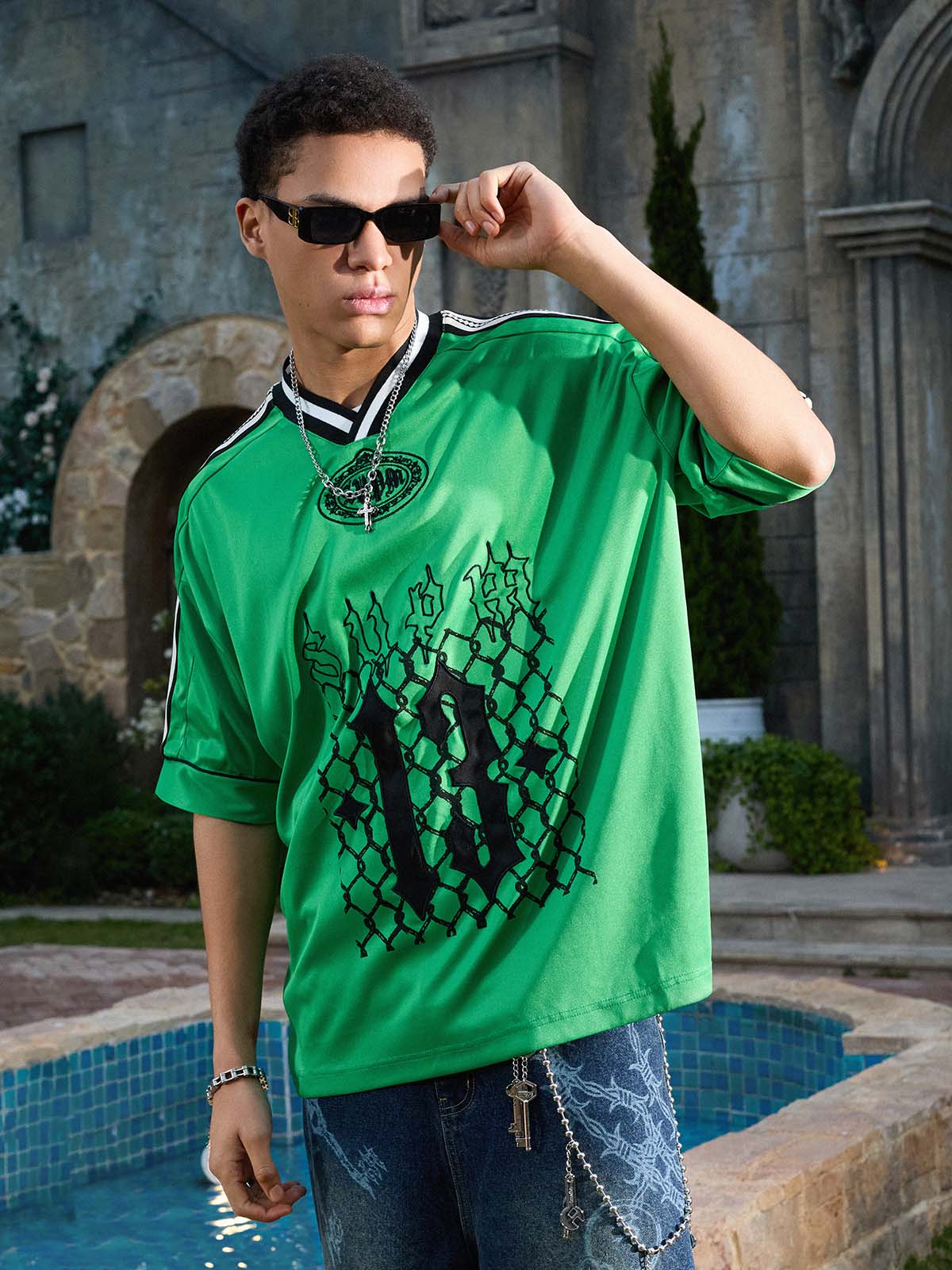 Supermade Color-Blocked V-Neck Embroidered Jersey Short-Sleeved 