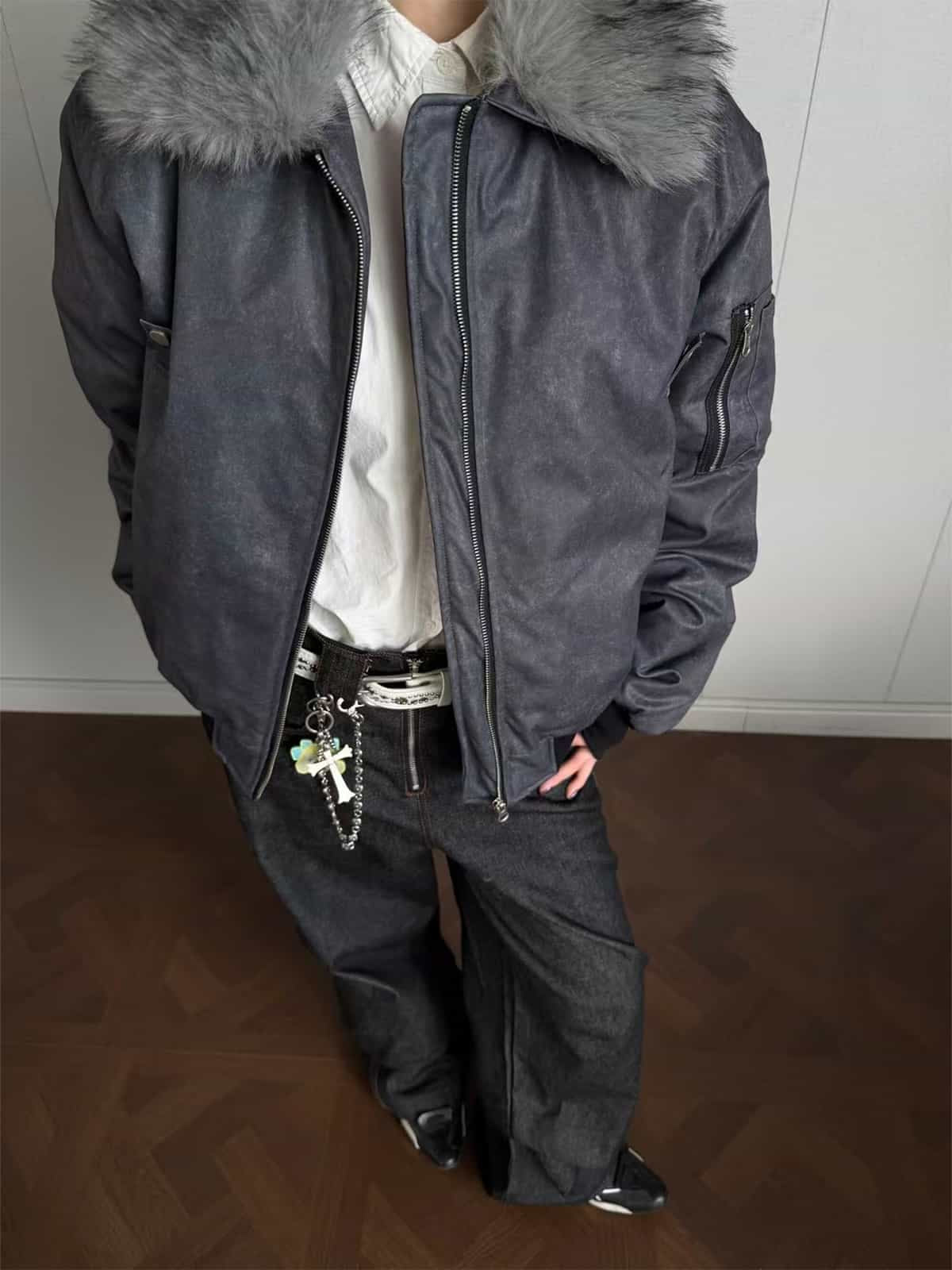 Winter Warmth Bomber Jacket with Faux Fur Collar - Stylish and Cozy Outerwear for Men 