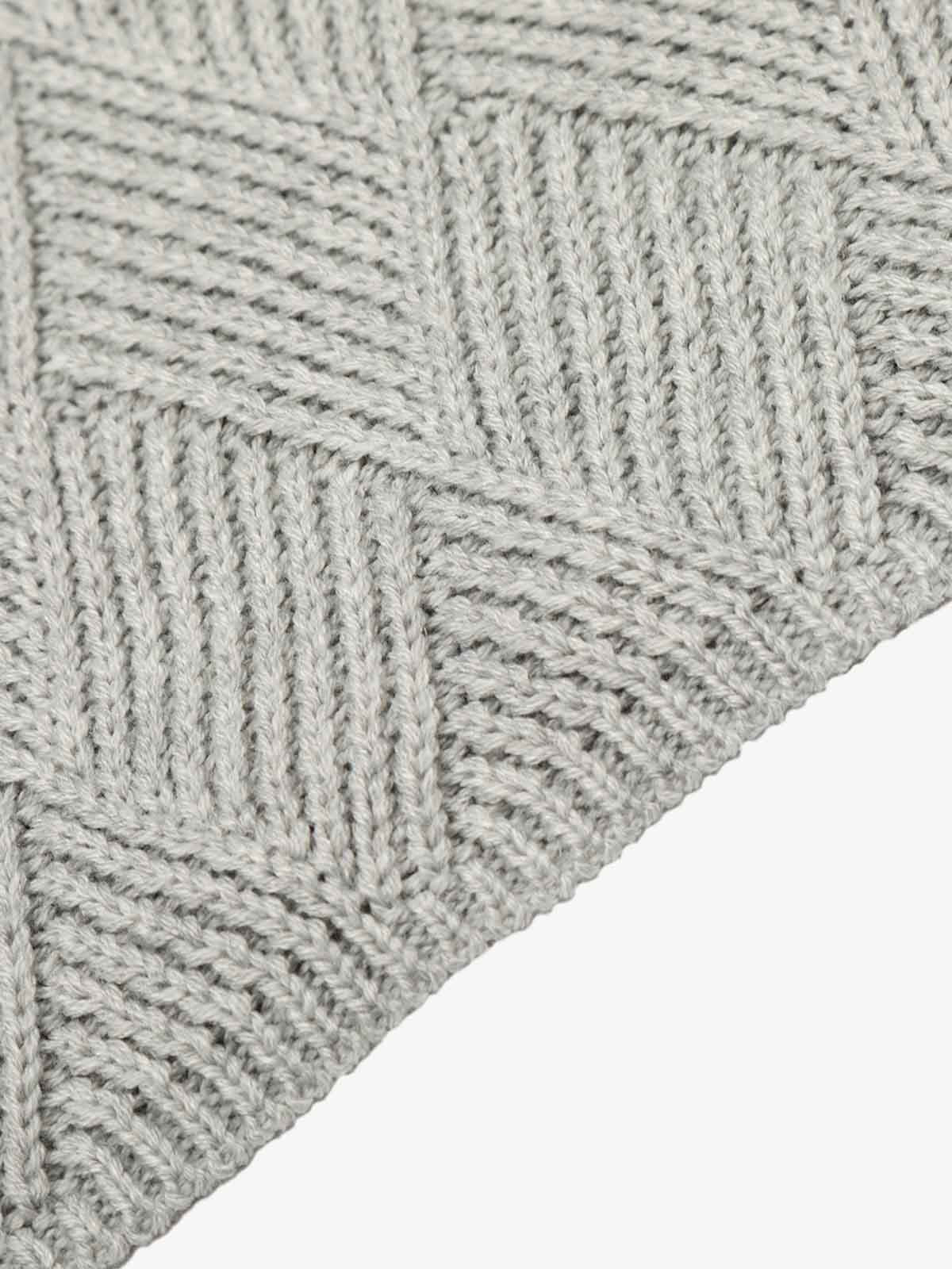Retro Contrast Collar Embroidery Knit Sweater 