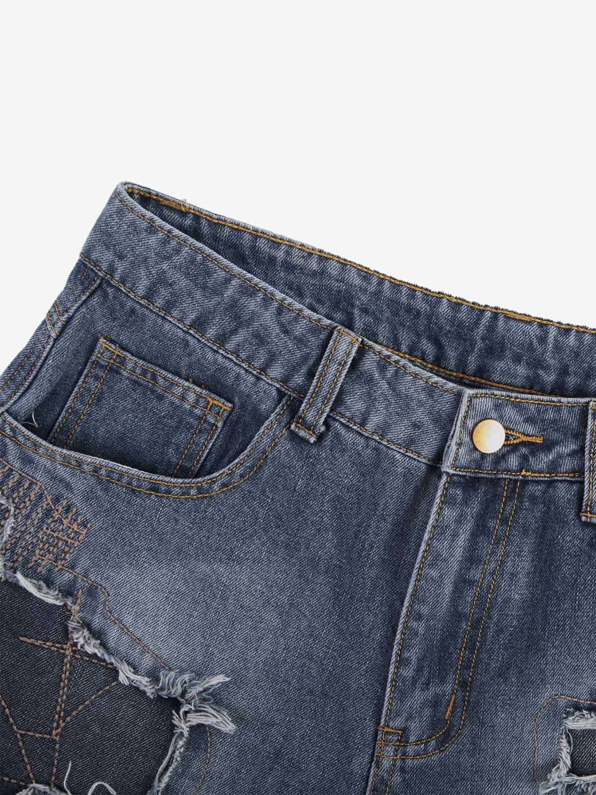 Bestickte Jeansshorts mit Used-Look und ausgefranstem Saum