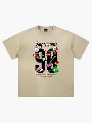 Unisex, washed and distressed short-sleeved T-shirt with a football-themed print pattern with the meaning of "90" minutes 