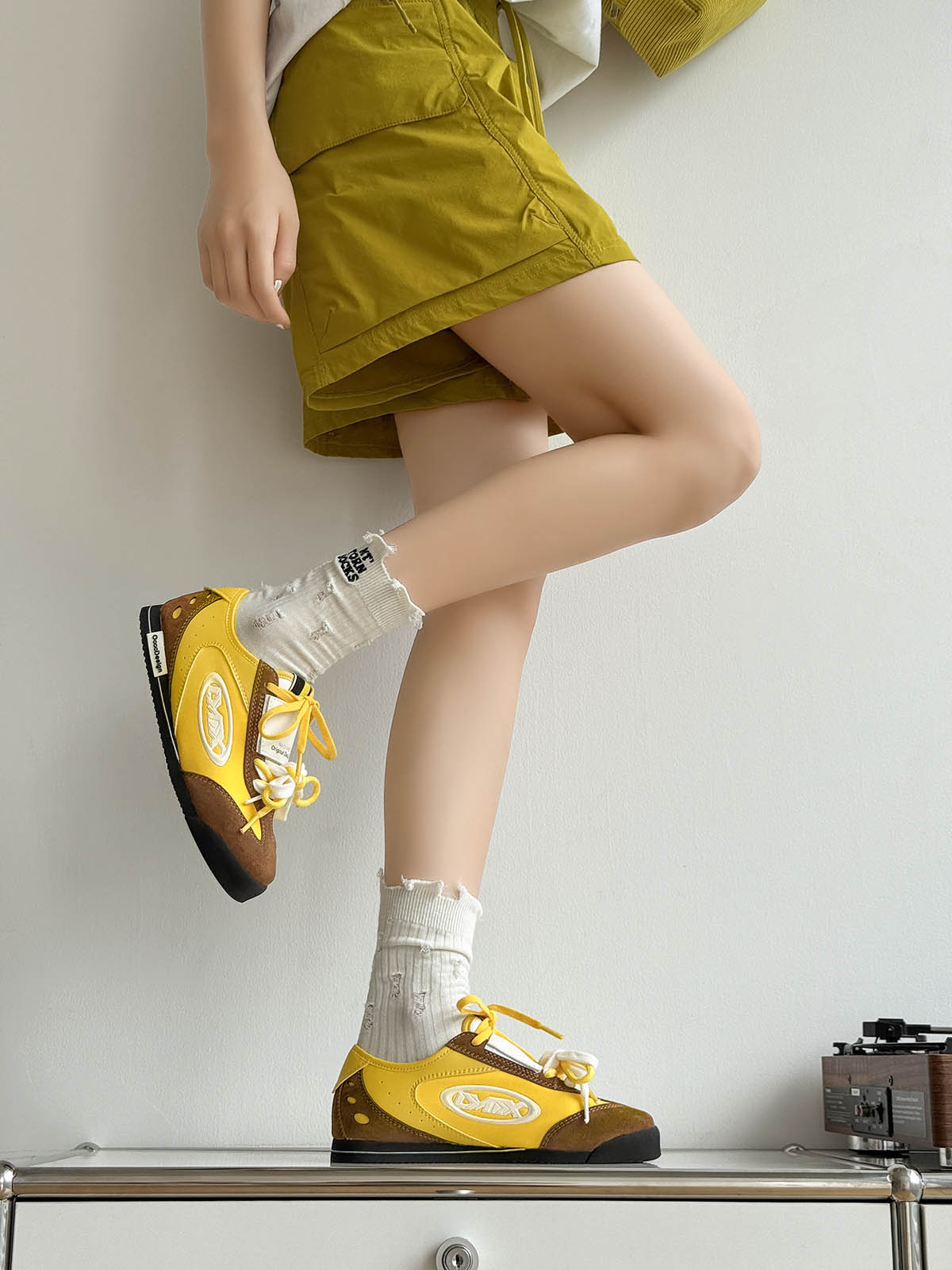 U9829 Stylish and Versatile Numbered Accessory for Modern Fashion Enthusiasts 