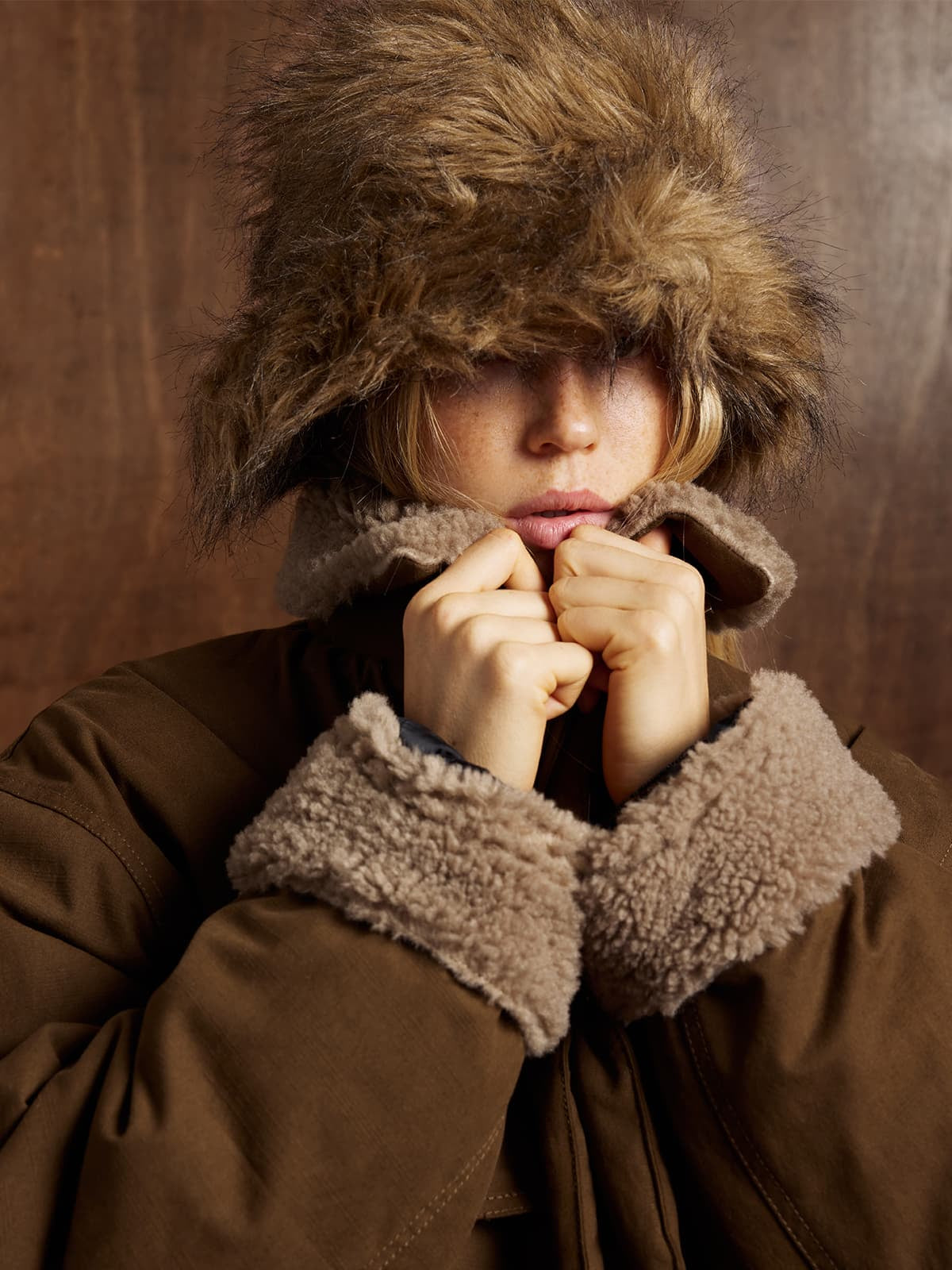 Winter-Ready Corduroy Jacket with Faux Fur Trim for Men 