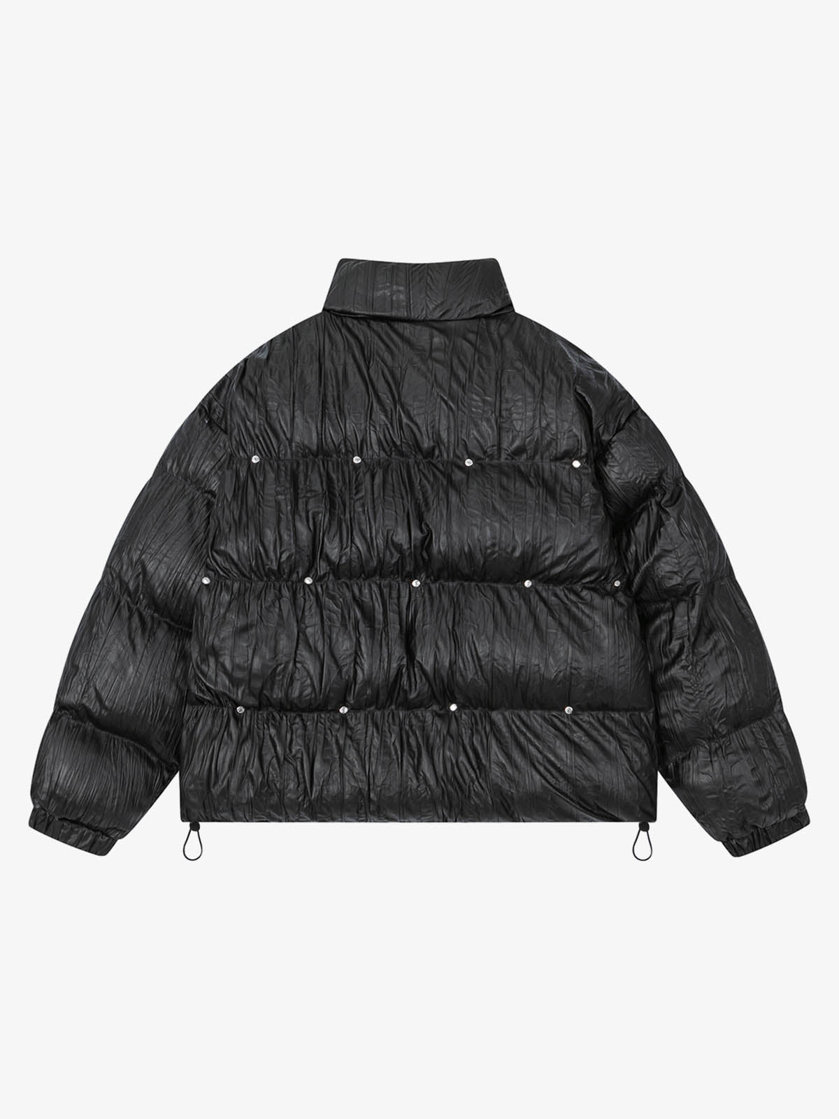 Edgy Spike-Embellished Sunglasses for Bold Fashion Statements 