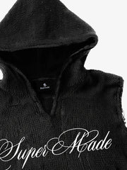Gilet con cappuccio in maglia effetto invecchiato e ricamato