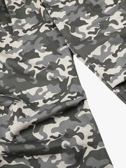 Pantaloni della tuta larghi a coste con risvolto in vita e stampa mimetica a barile