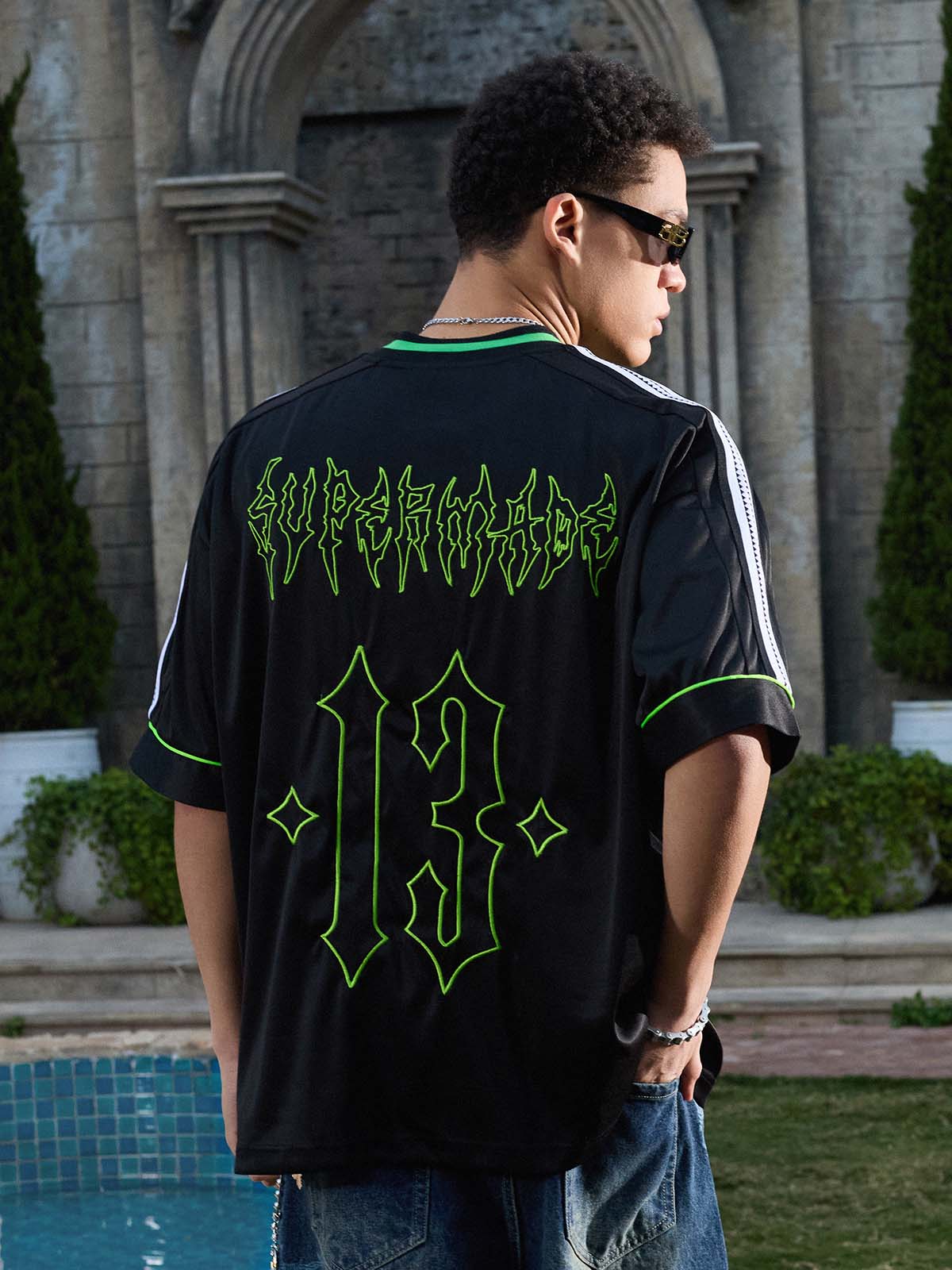 Supermade Color-Blocked V-Neck Embroidered Jersey Short-Sleeved 