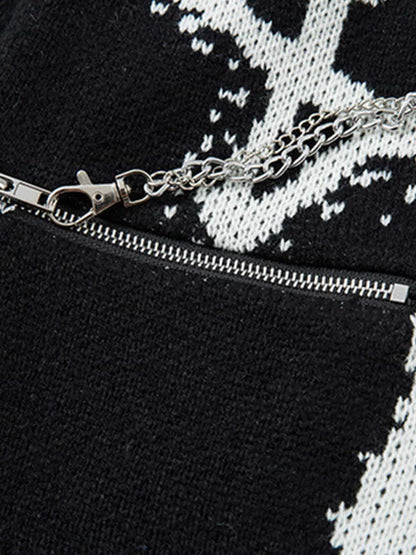 Oversized Graphic Sweater with Chain Detail - Perfect for Casual and Trendy Looks 