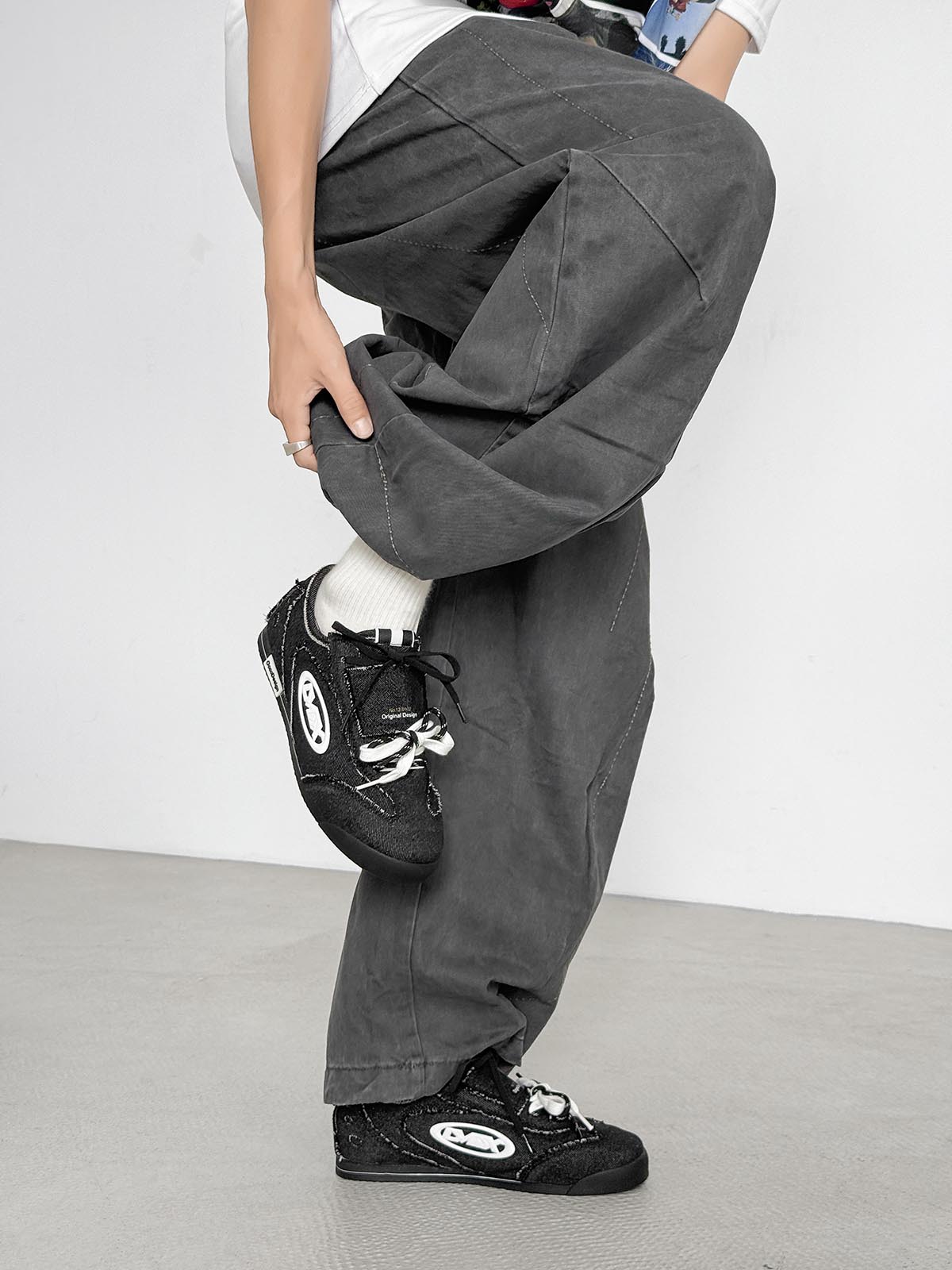 U9829 Stylish and Versatile Numbered Accessory for Modern Fashion Enthusiasts 