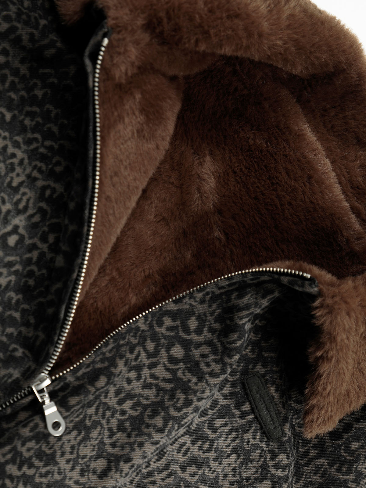 Plaid Vest with Sherpa Collar - Stylish and Warm for Everyday Wear 