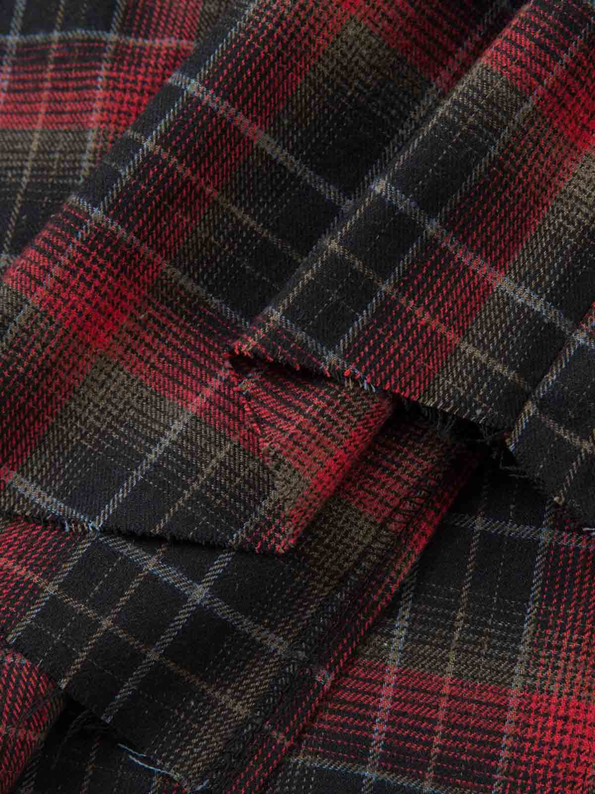Plaid Flannel Shirt with Leather-Trimmed Collar - Perfect for Casual and Outdoor Styles 