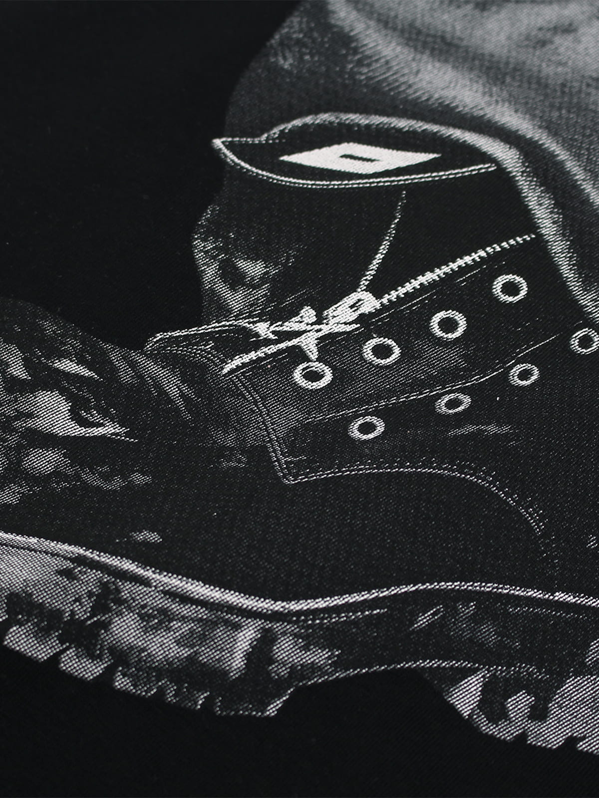 Cotton Oversized T-Shirt with Artistic Face Print and Bold Graphic Design 