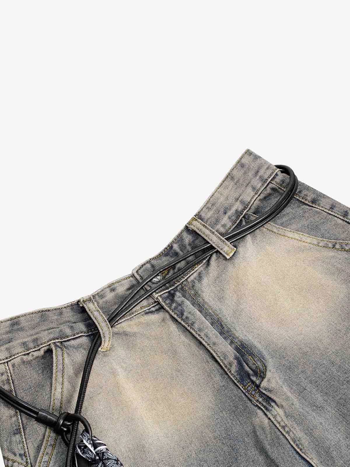 Plissee-Scimitar-Jeans