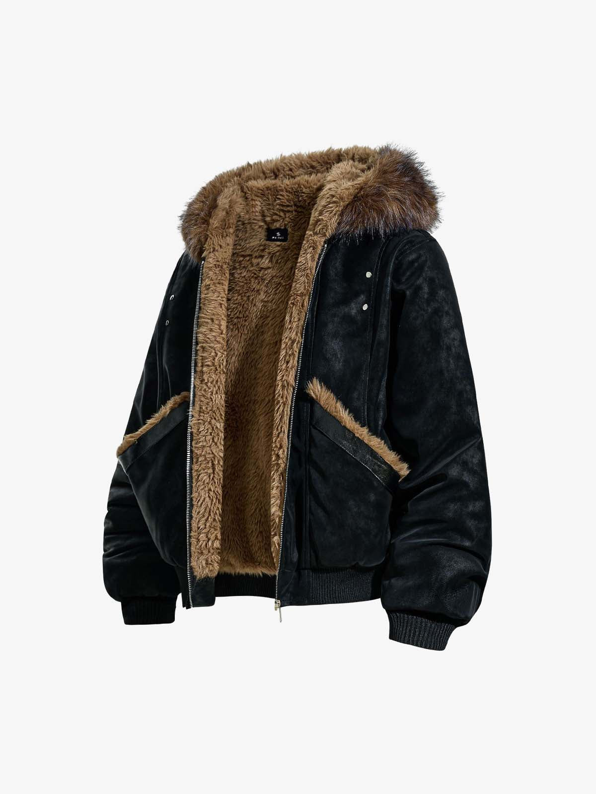 Edgy Spike-Embellished Sunglasses for Bold Fashion Statements 