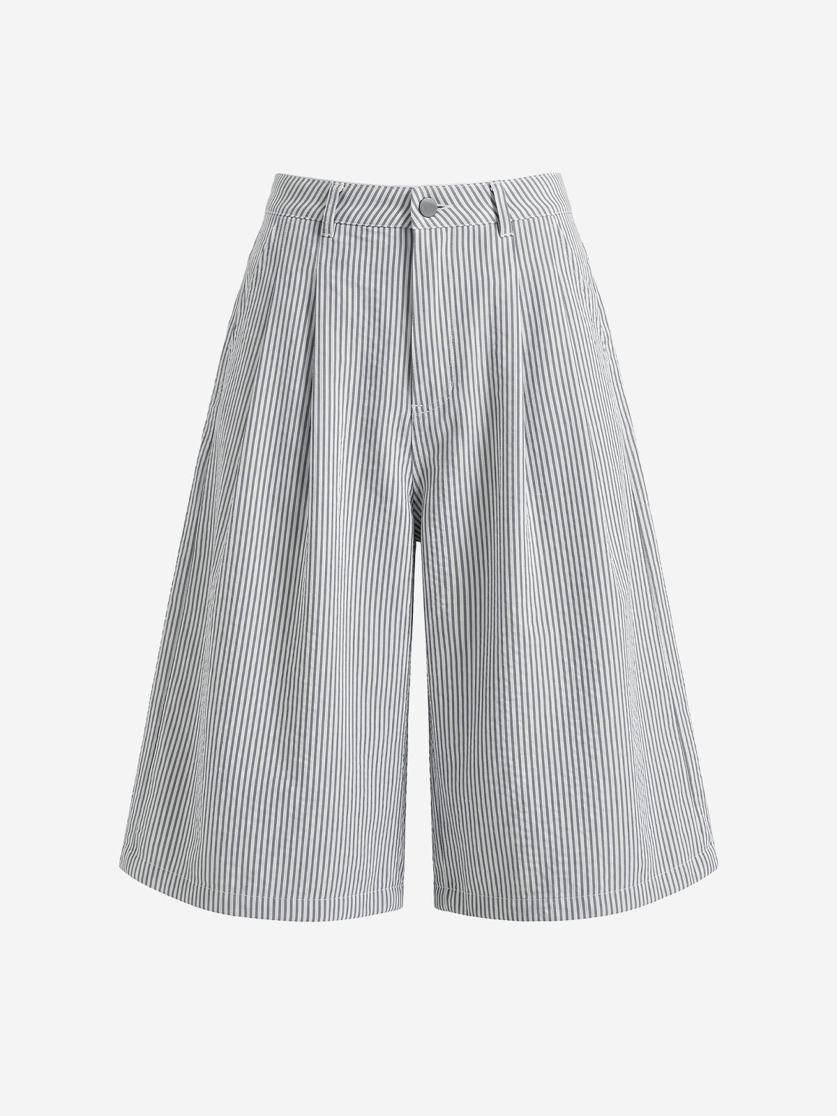 Pantaloncini a gamba larga a righe sottili con pieghe