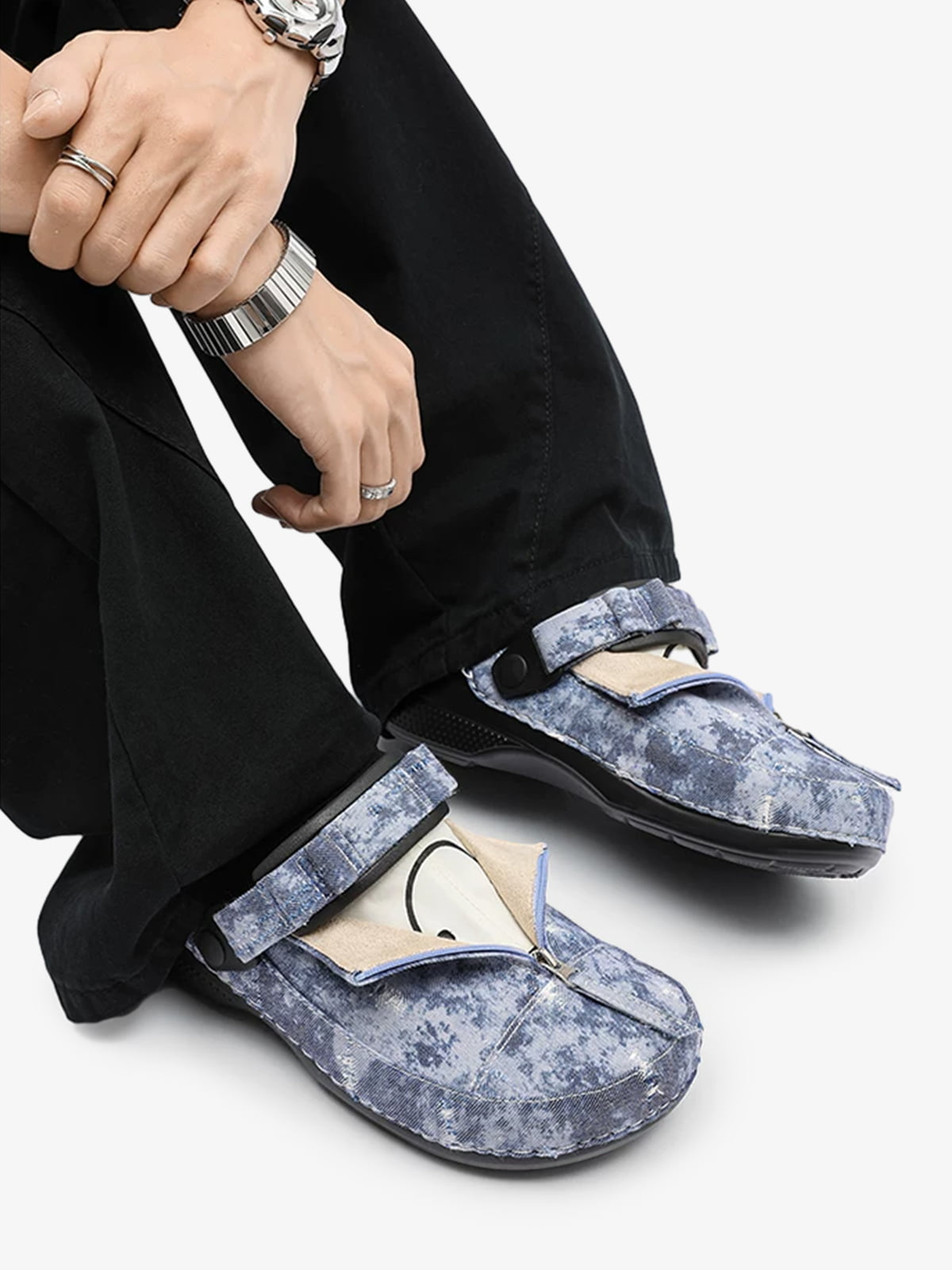 Sandalen aus Kunstleder zum Hineinschlüpfen