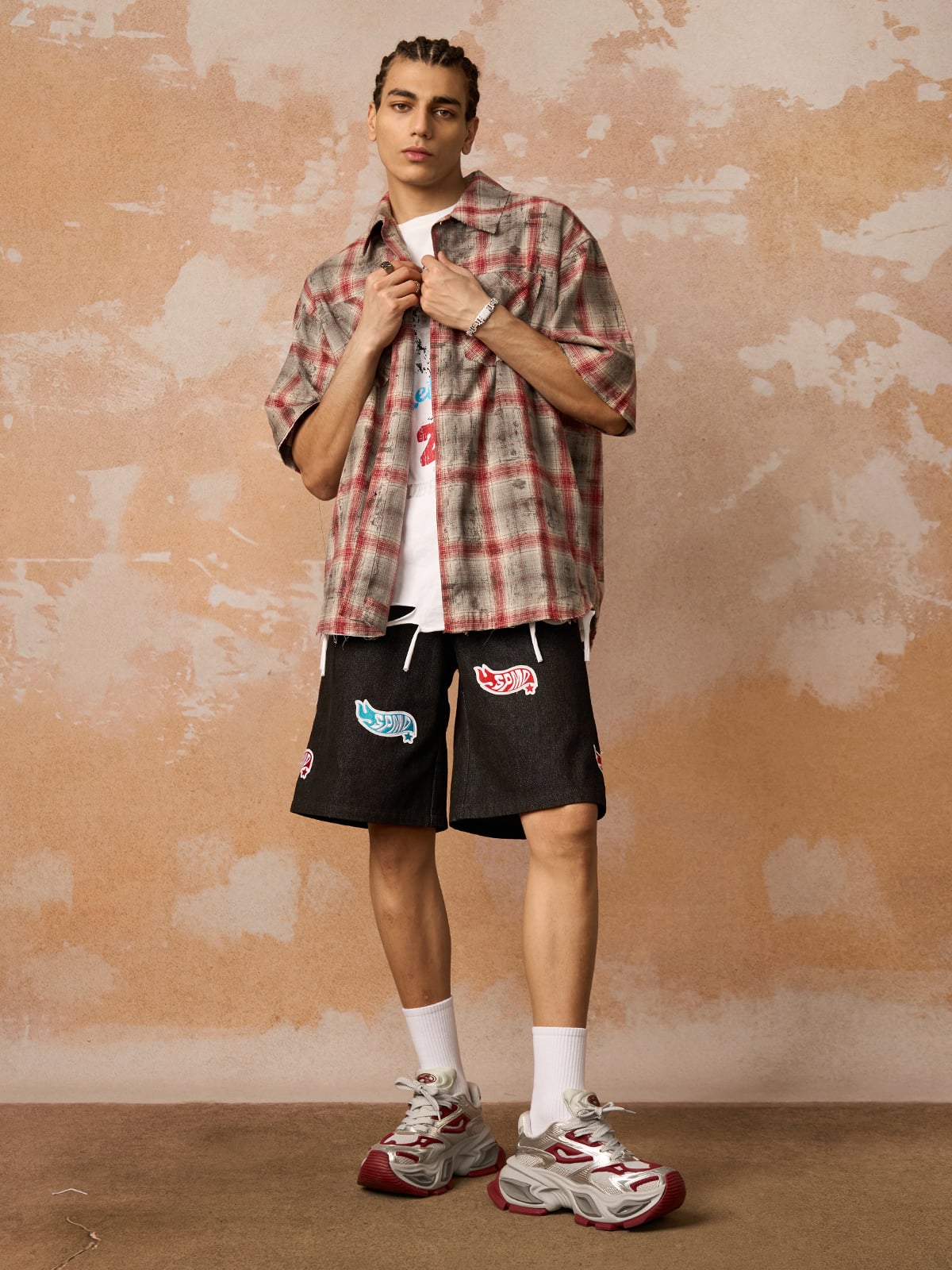Distressed Patch Plaid Short-Sleeve Shirt 