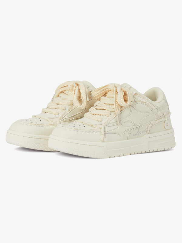 White streetwear board shoes