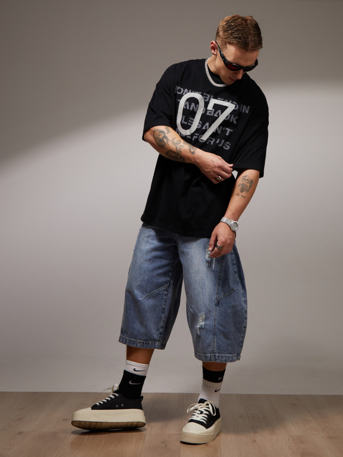 Distressed NO.7 Graphic T-Shirt 