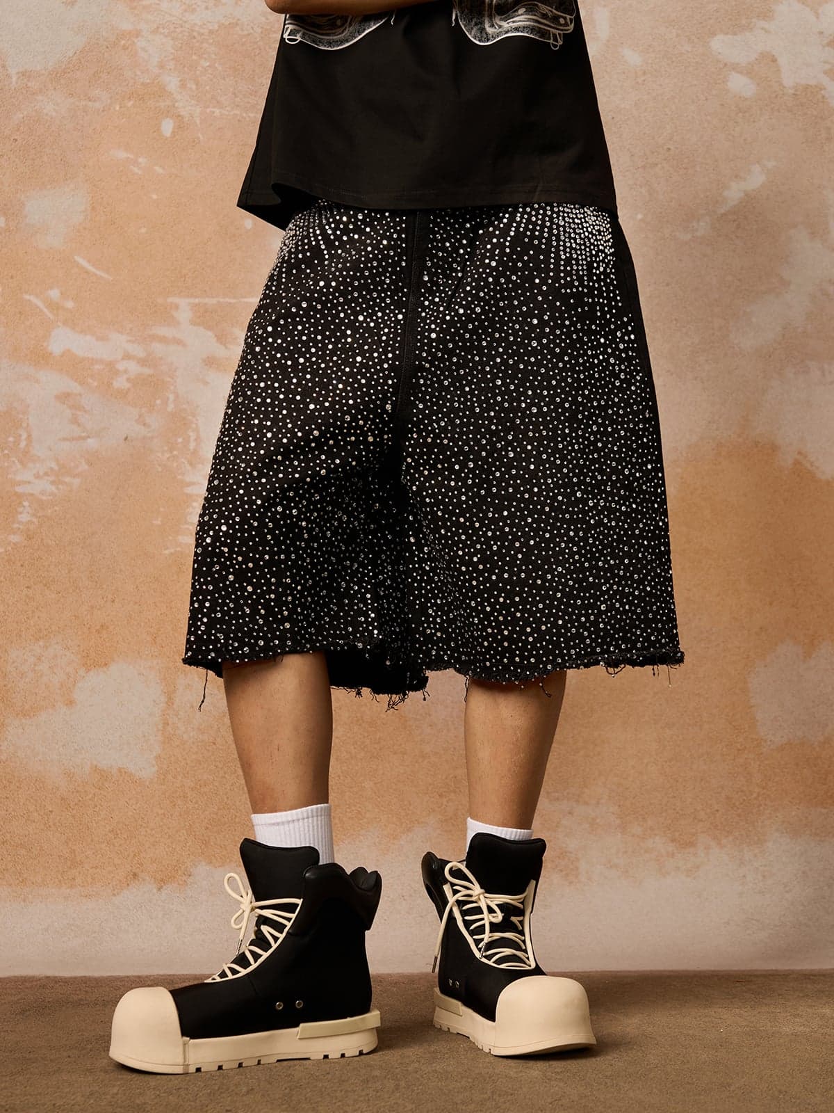 Retro Washed Rhinestone Raw Edge Denim Shorts - 2419 