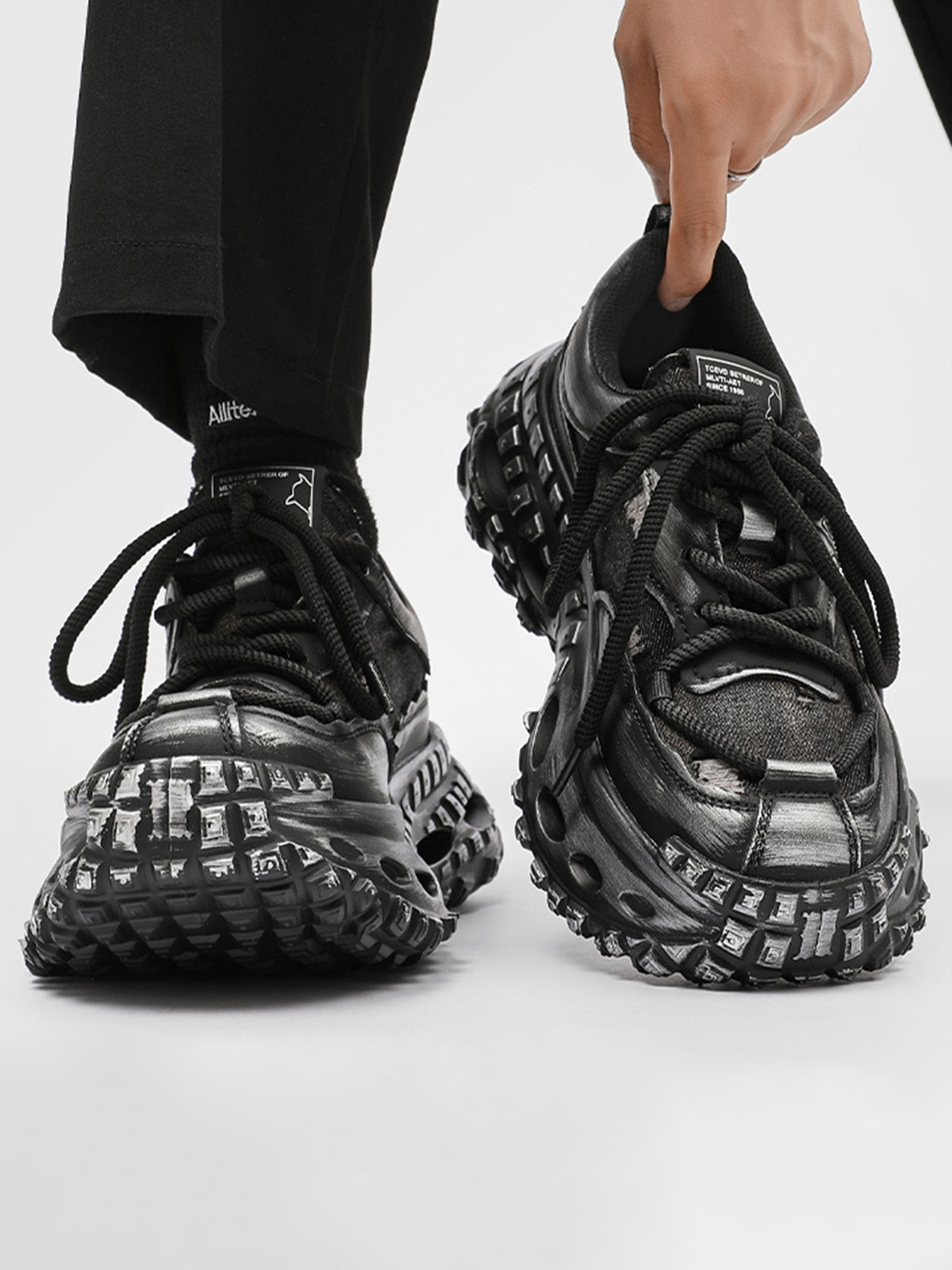 Retro Tire Sole Chunky Sneakers - 2340 