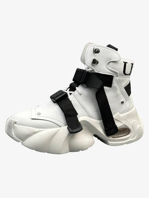 Dual-Strap Stealth Runner Boots 
