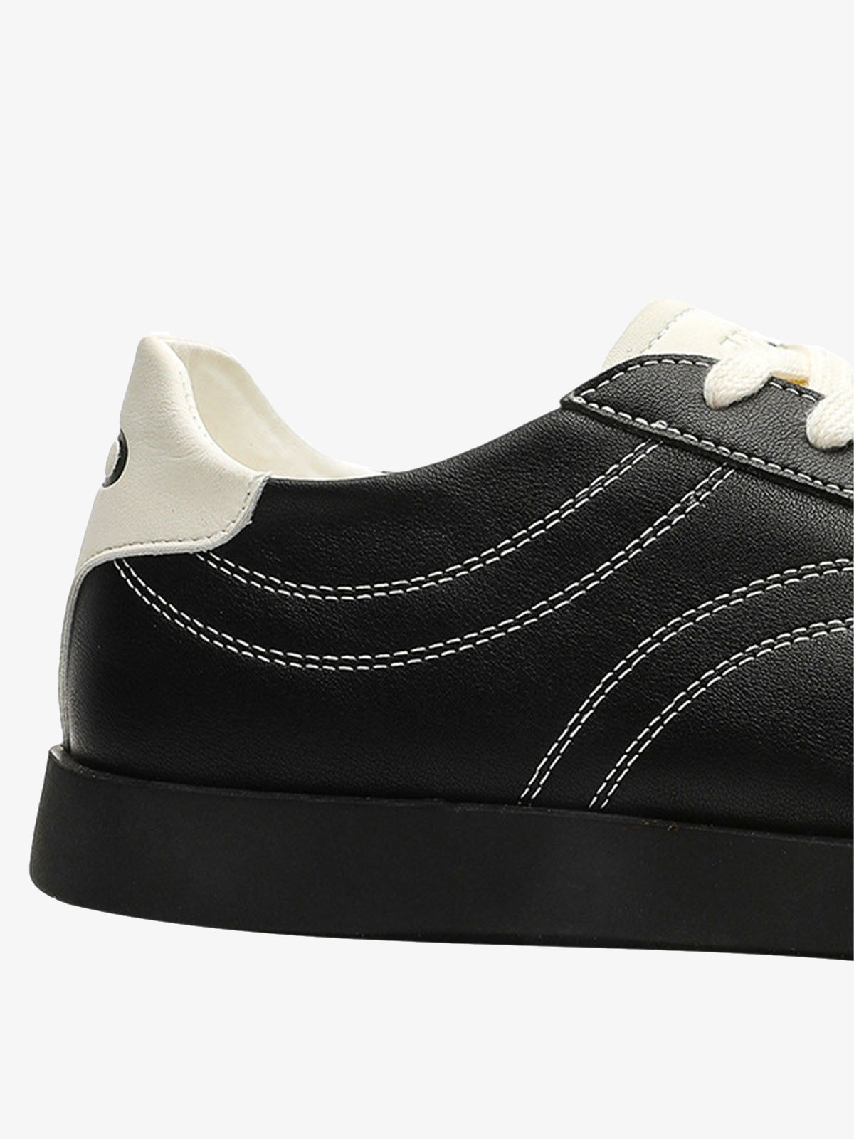 Classic Black Fluid Lines Leather Sneakers 
