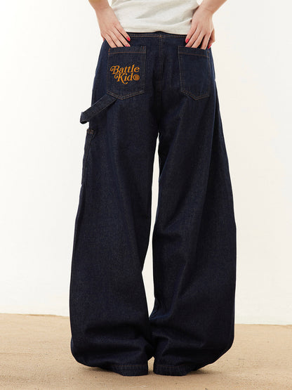 Button Embroidered Barrel Jeans 
