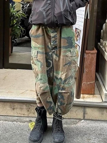 Camouflage Buckle Waist Cropped Cargo Shorts - 2412 