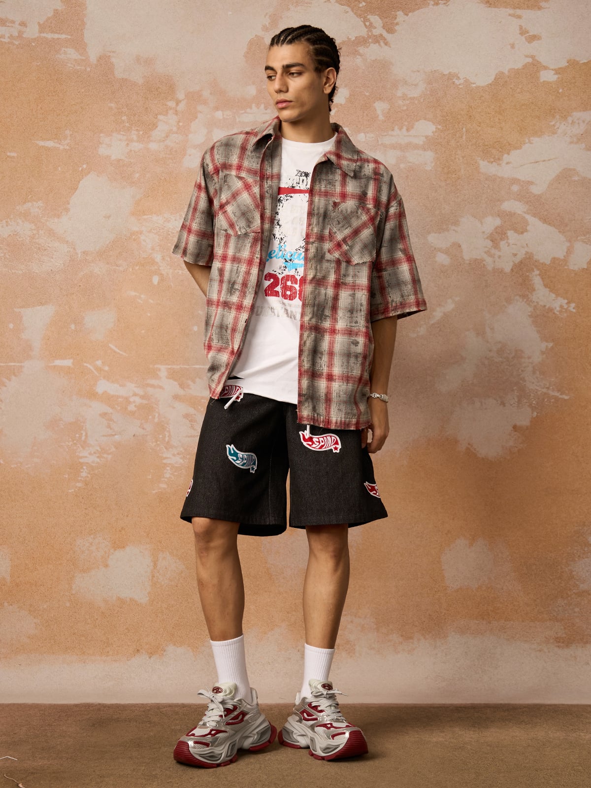 Distressed Patch Plaid Short-Sleeve Shirt 